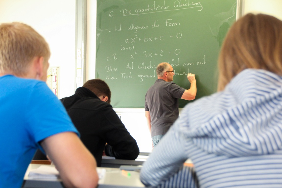 Mathe-Vorkurs, Studieren, Mathe, rechnen, Schule, Studium, rechnen, Schüler, Studenten