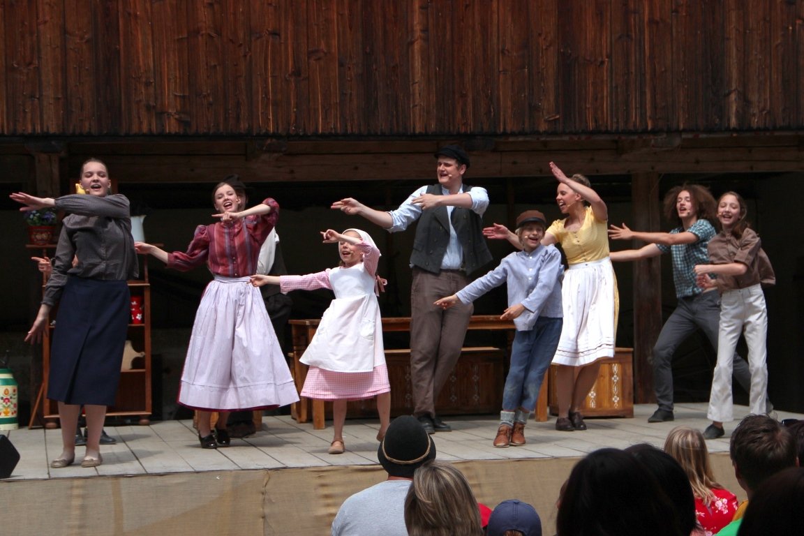 Michel in der Suppenschüssel Theater Landestheater Oberpfalz LTO historischen Denkenbauernhofs im Oberpfälzer Freilandmuseum Neusath-Perschen Bild Jochen Schwab LTO 2