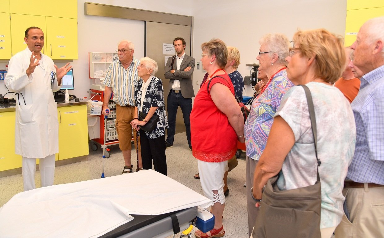 Mit dem OB on Tour, Senioren Weiden, Krankenhaus Klinikum Weiden, Notaufnahme Palliativstation Klinikküche3