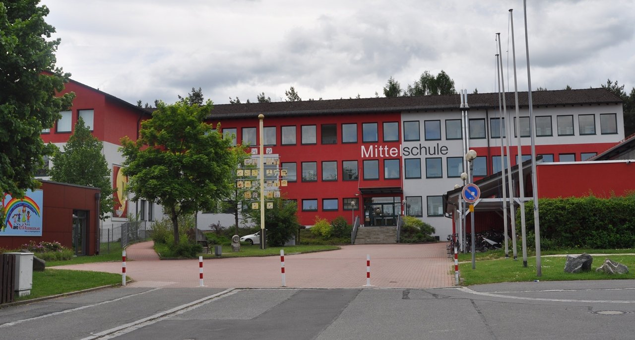 Mittelschule Altenstadt Kapuzinerstraße Altenstadt WN Symbol Symbolbild