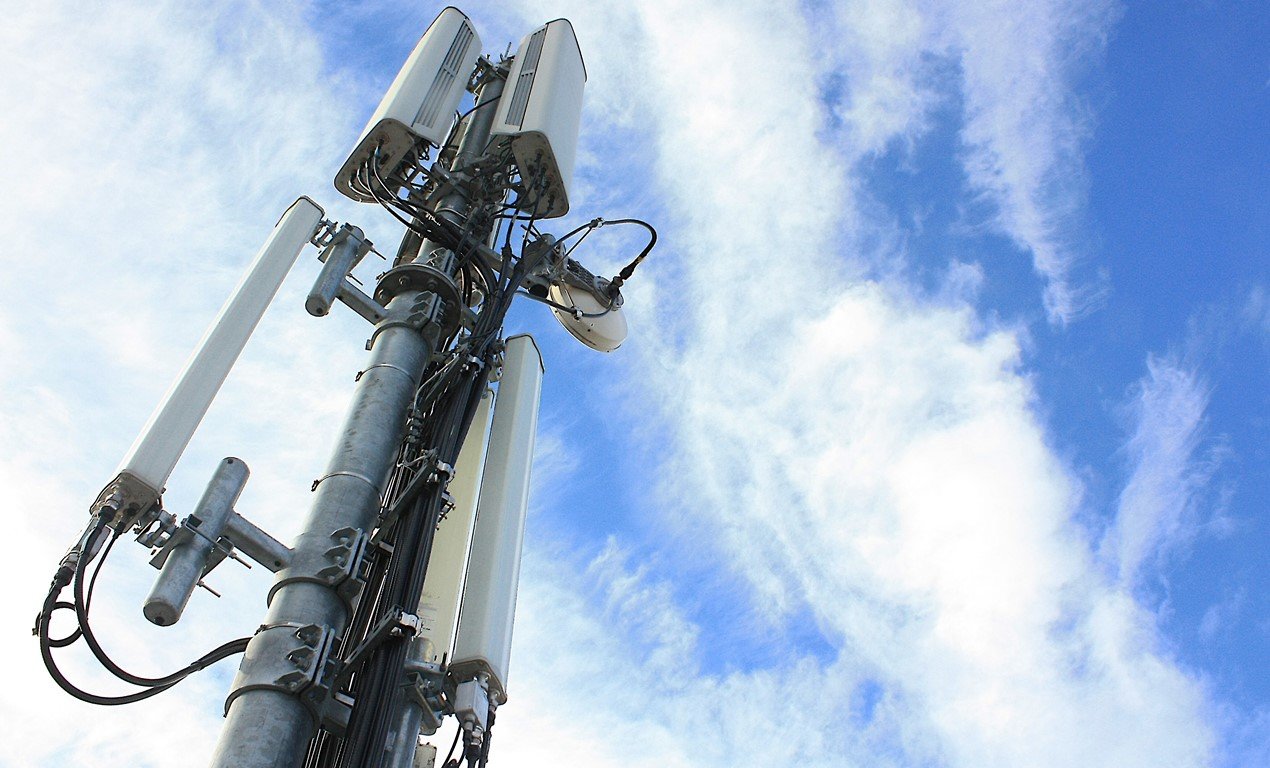 Mobilfunk-Mast-Telefonica-Deutschland-Symbol-Symbolbild-Netzausbau-LTE-Antenne-Station