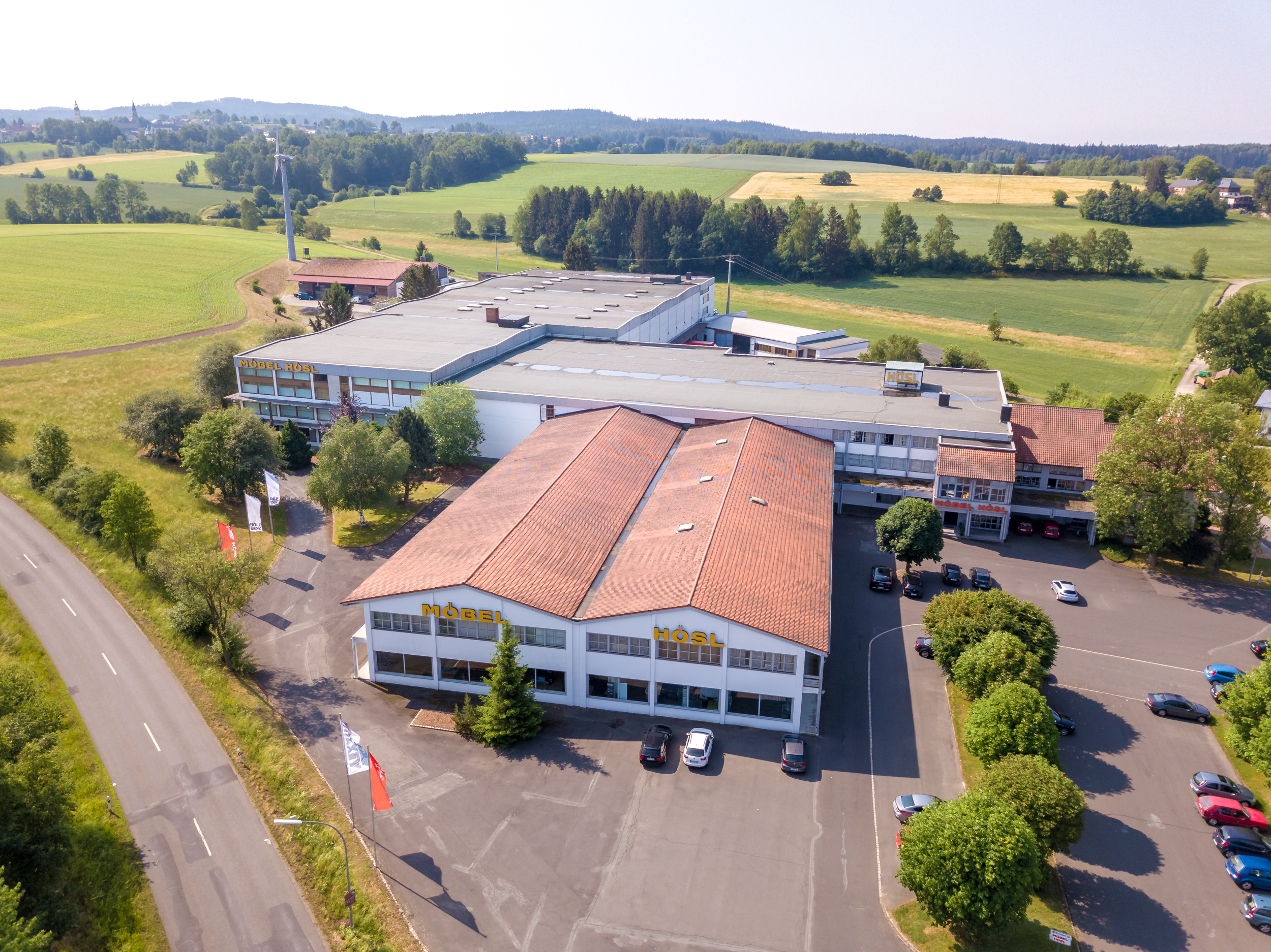 Möbel Hösl Schönkirch aktuelles Bild von Michaela Kalin 70 Jahre