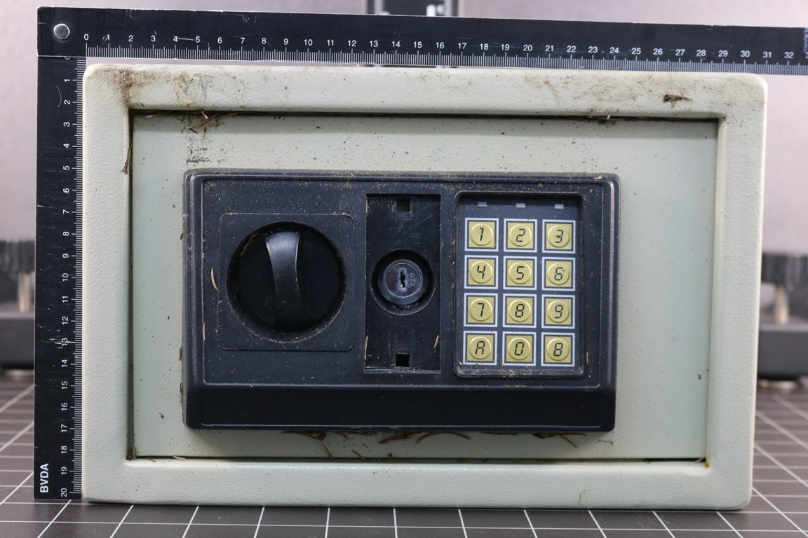 Möbeltresor Tresor bei Pleystein gefunden Symbol Symbolbild