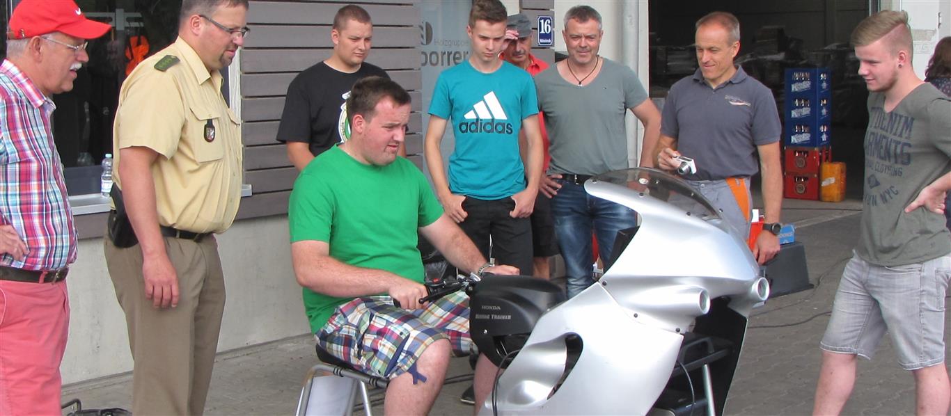 Könner durch Erfahrung Kommunale Jugendarbeit Fahrtraining