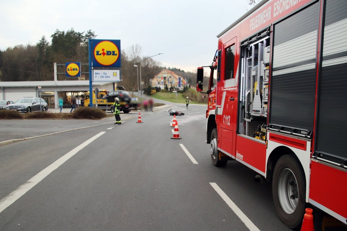 Motorradunfall Eschenbach Lidl Edeka B470 (1)