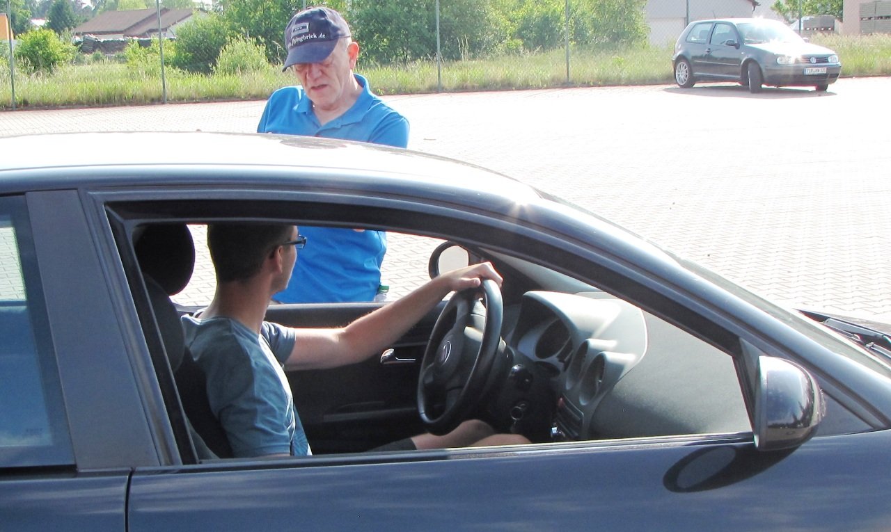 Könner durch Erfahrung Kommunale Jugendarbeit Fahrtraining