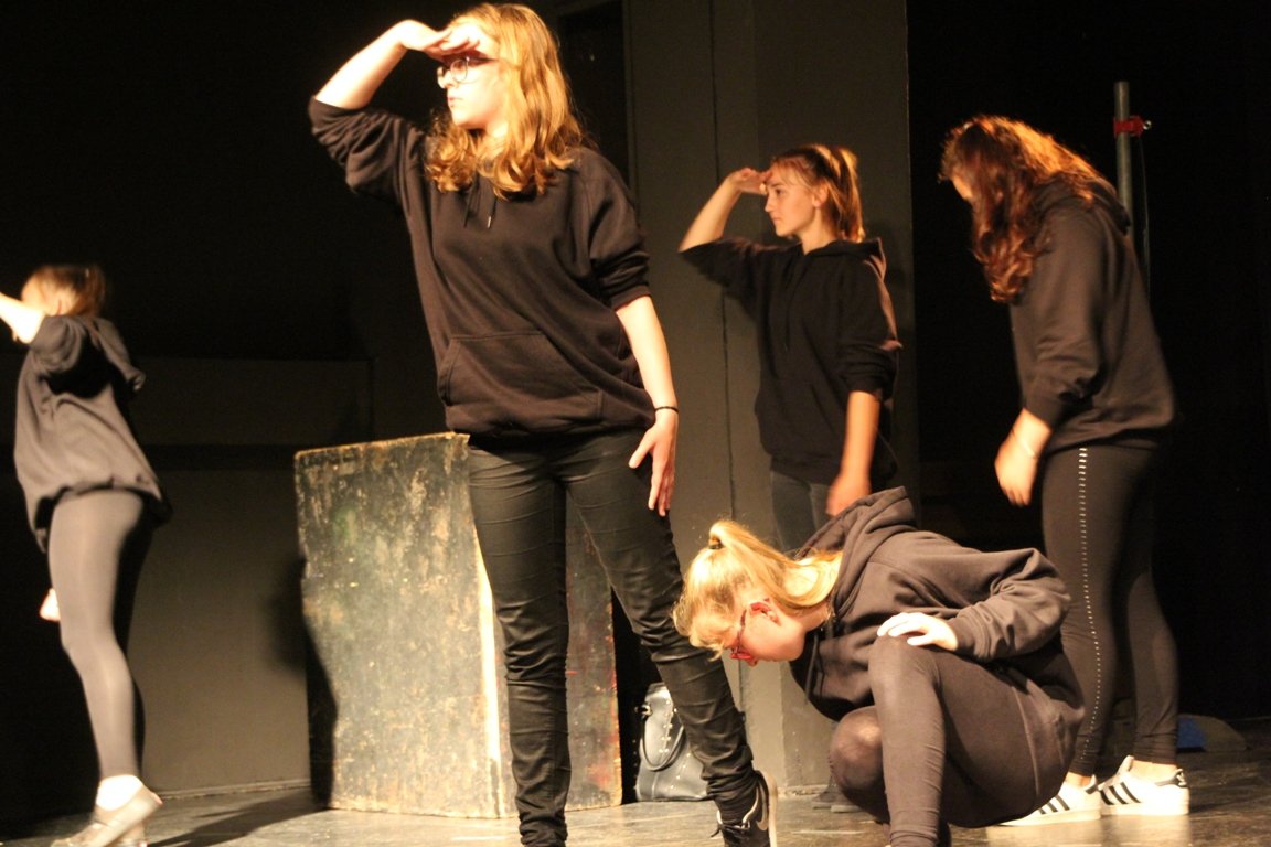 Need NO Speed, Theater, Masching (10)