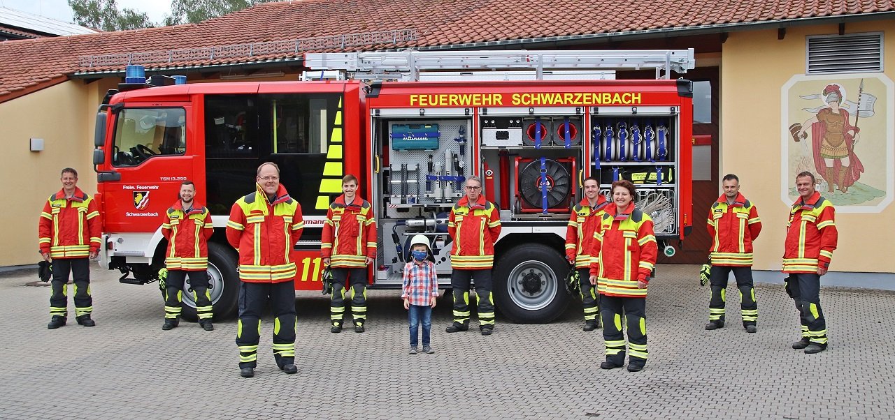 Neues Feuerwehr Fahrzeug Schwarzenbach Freiwillige Feuerwehr Bilder Jürgen Masching (2)