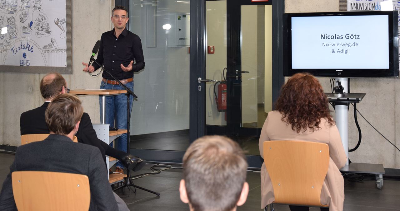 Nicolas_Götz_Vorstellung_Platz_für_Vereinfacher_Foto_Landkreis_NEW