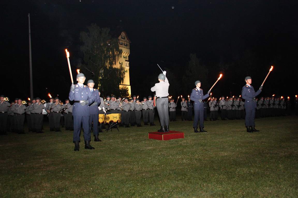 O-mor-Großer_Zapfenstreich_