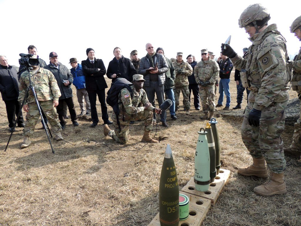 OE-mor--US-DynF-Artillerie-Geschosse
