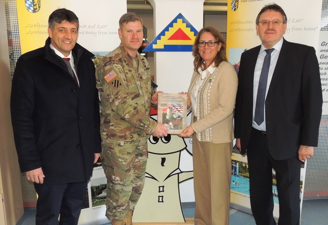 OE-mor-US-Secretary-Frau