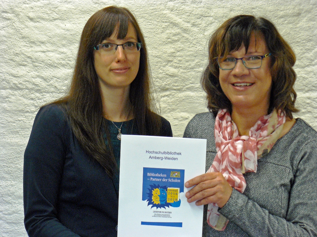 OTH, Bib, ausgezeichnet, Gütesiegel, Stefanie Grimm und Christina Michel