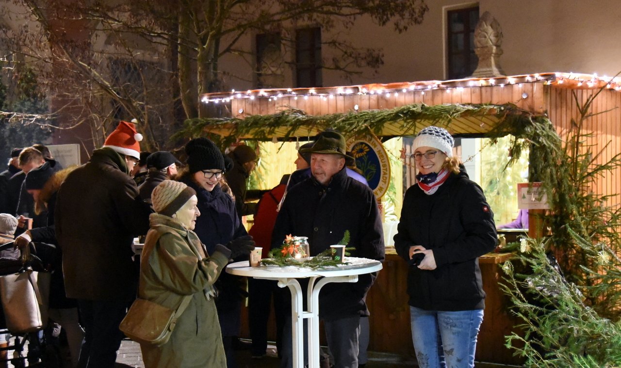 OWV Adventsstandl 2018 adventsmarkt Weihnachtsmarkt Neustadt Oberpfälzer Waldverein