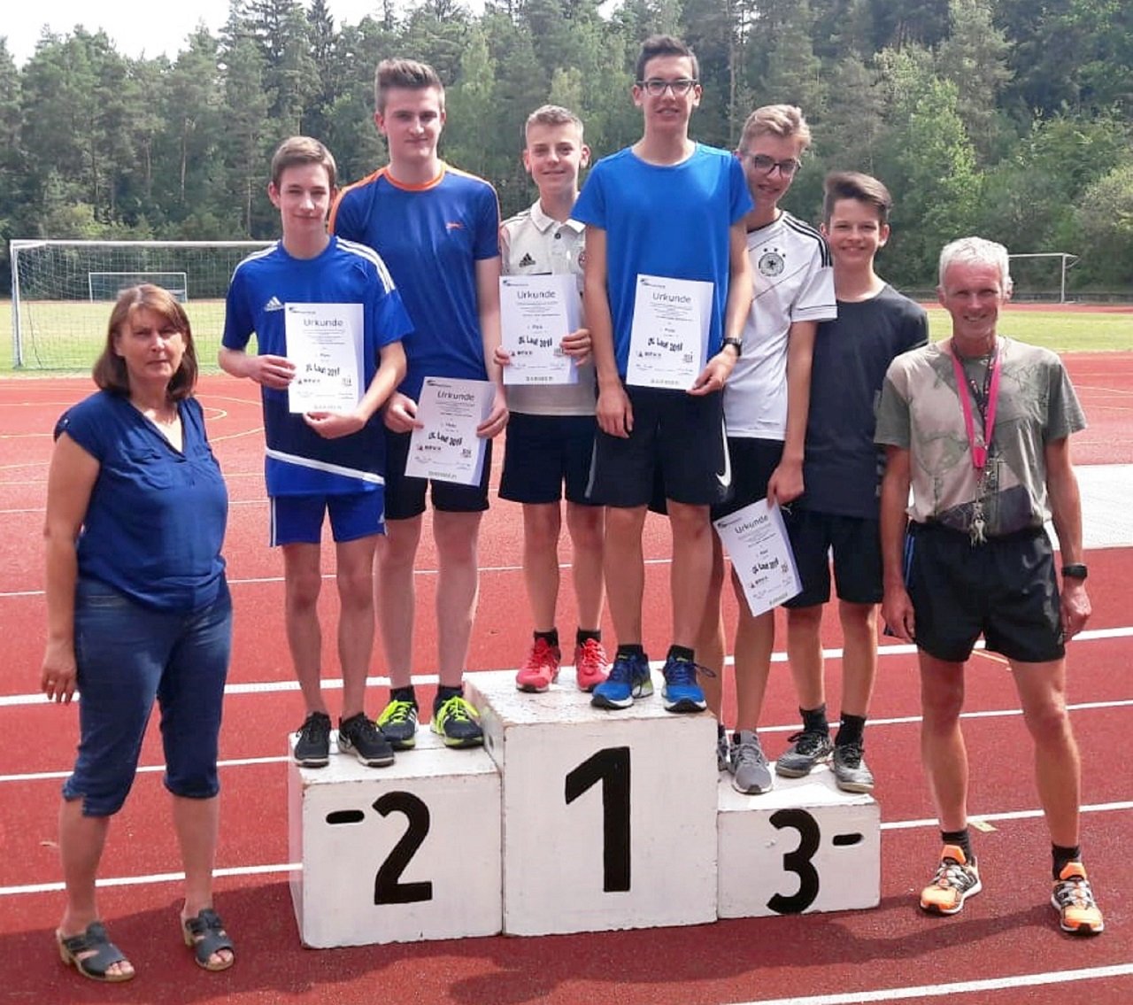 Orientierungslauf am Gymnasium in NeustadtWN Felixwald Bild Stephan Landgraf