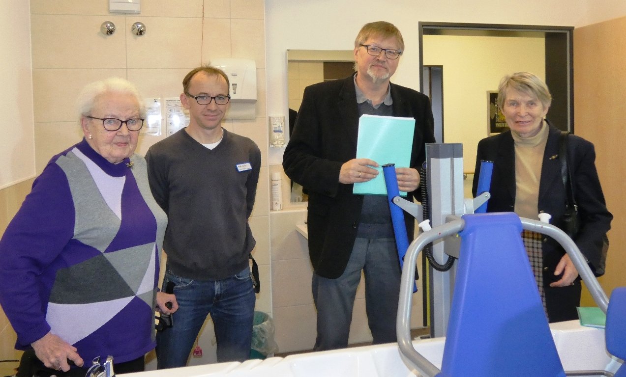 Spende Sindersberger Altenheim  Badewanne