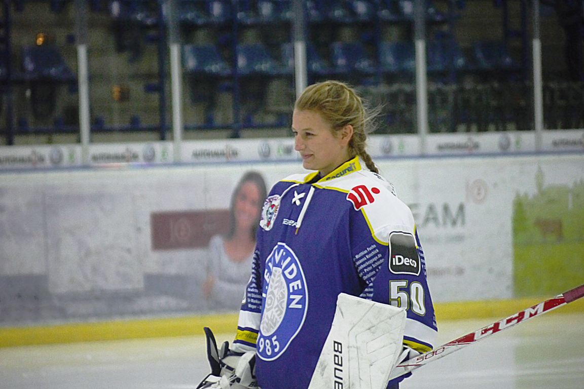 Blue Devils Torhüterin Lena-Maria Völkl