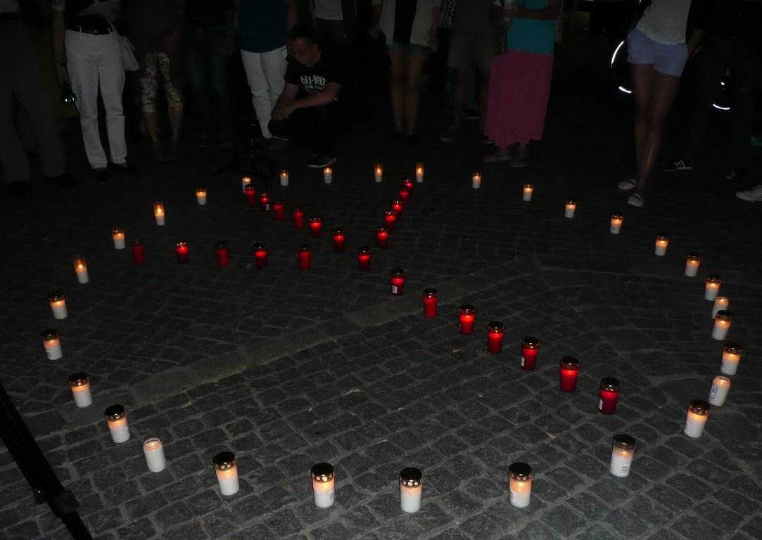 BI gegen atomare Anlagen 70.000 Kerzen