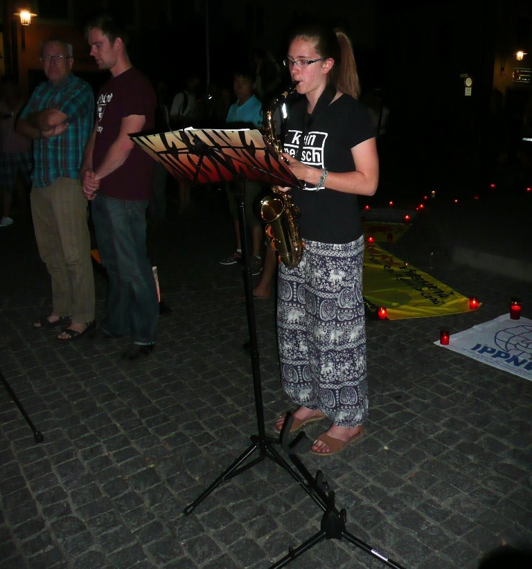 BI gegen atomare Anlagen 70.000 Kerzen