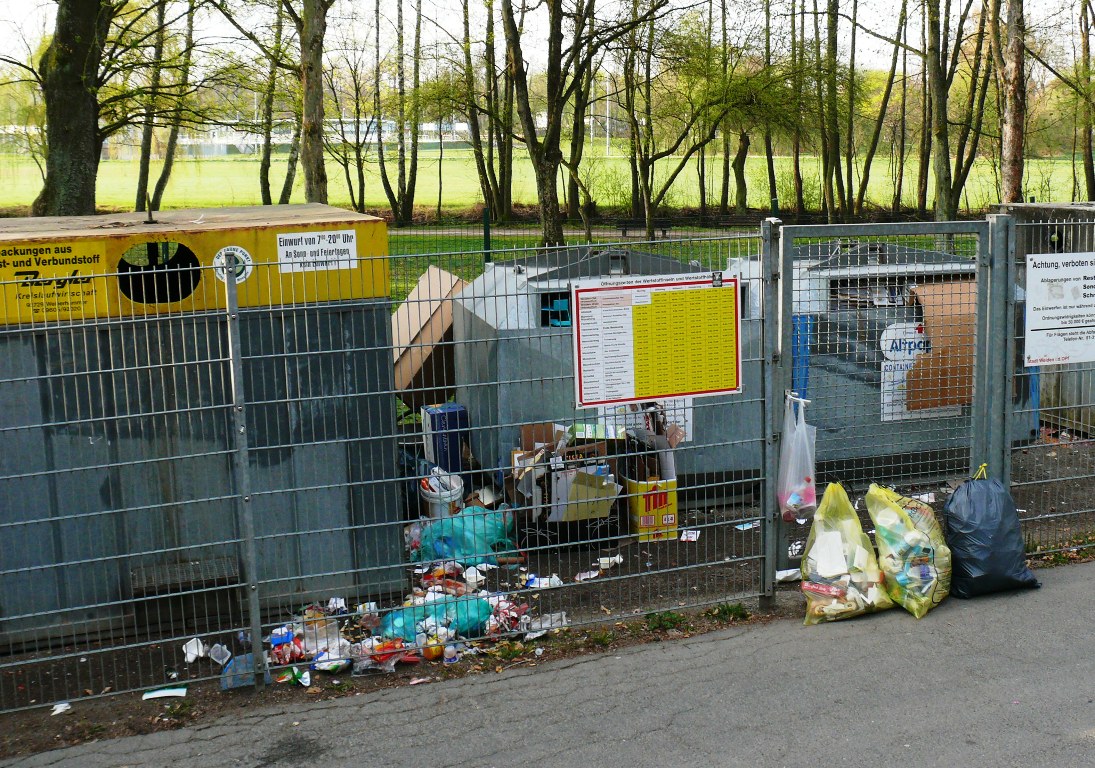 Sauberes Weiden Müll Container Müllabfuhr Symbol