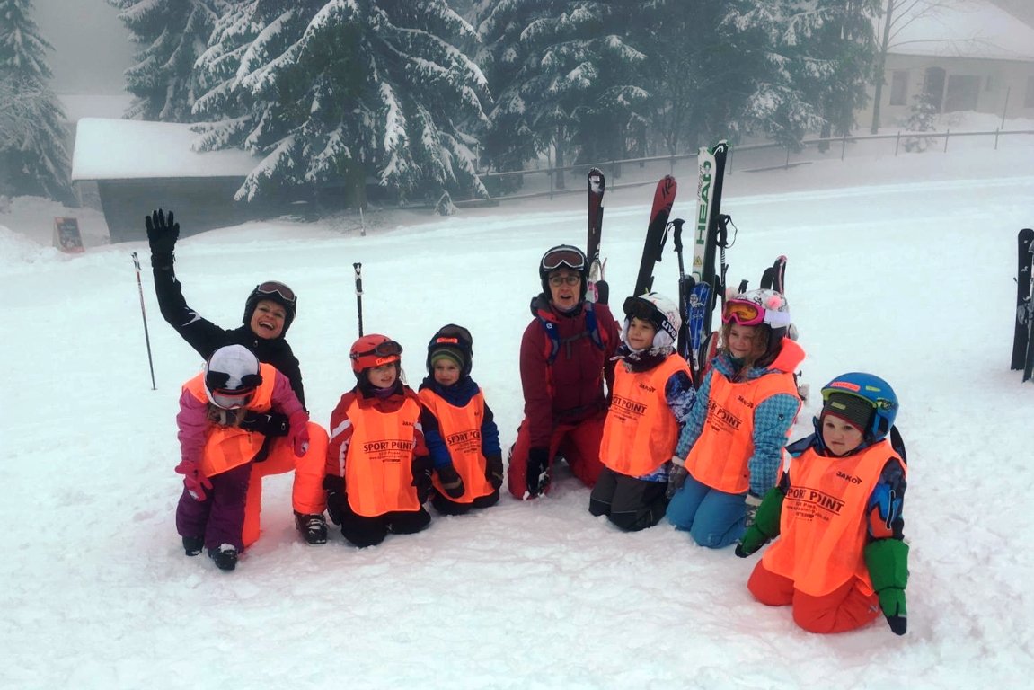 Warten auf den Schnee: Skifahren lernen mit den Pistenschwingern