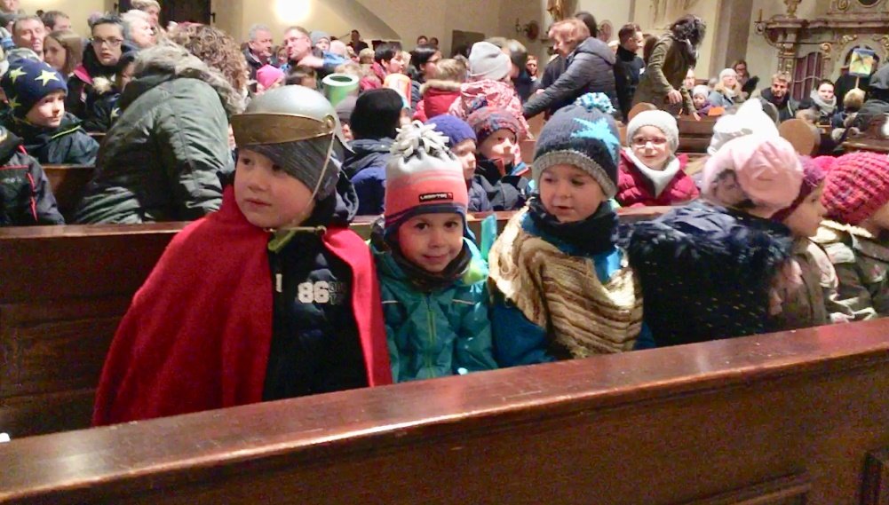 Plößberg Kindergarten Regenbogen Weihnachtsmarkt2