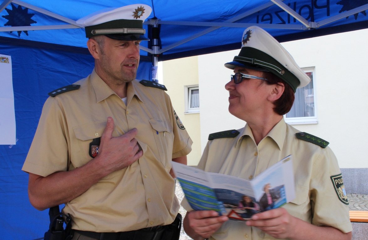 Polizei Infostand, Günter Burkhard, Nicole Wettinger, Verkehrssicherheit 07