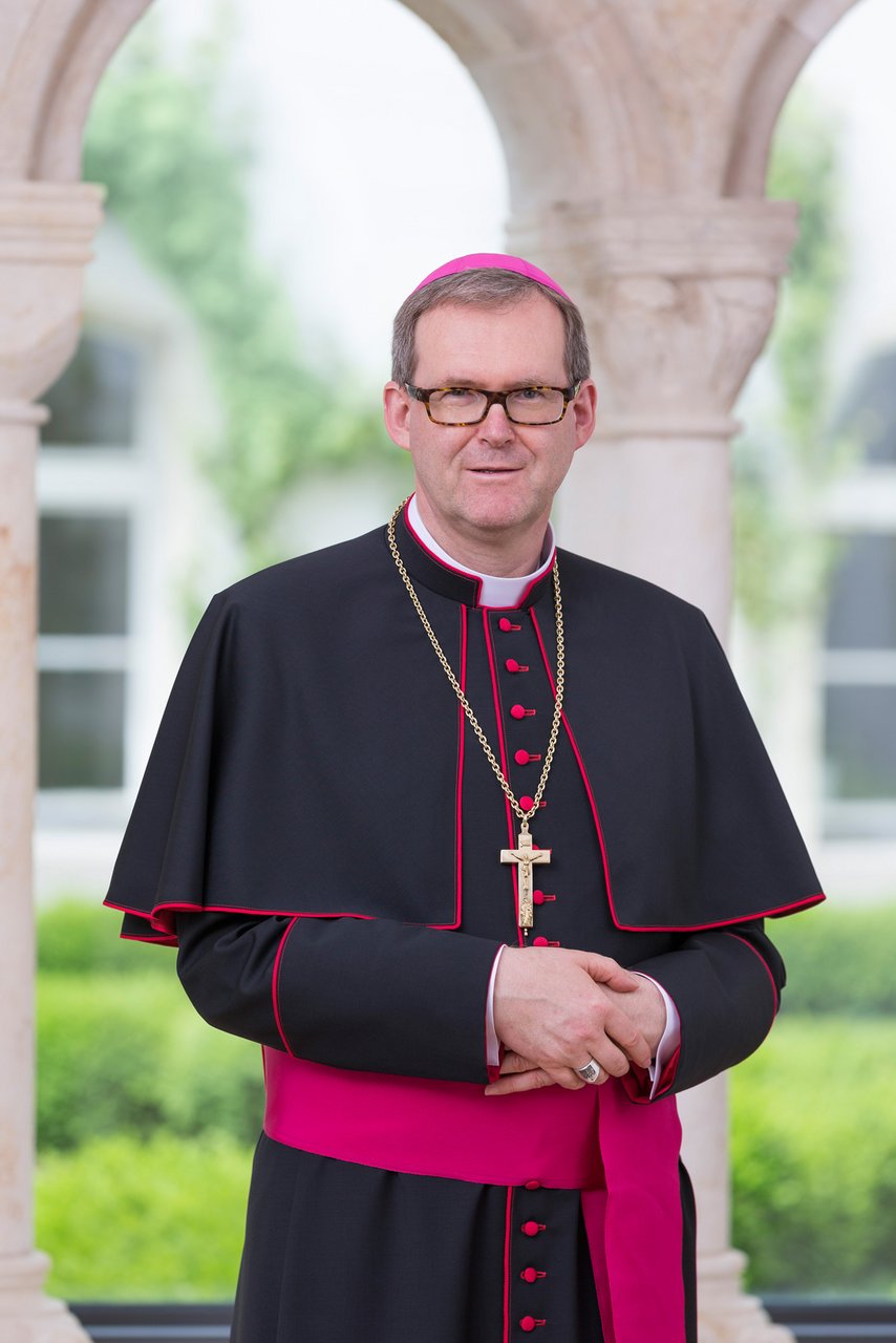 Porträtbild Weihbischof Dr Josef Graf Basilika Waldsassen