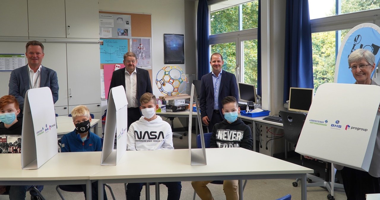 Stelltrennwände aus Wellpappe für Schulen