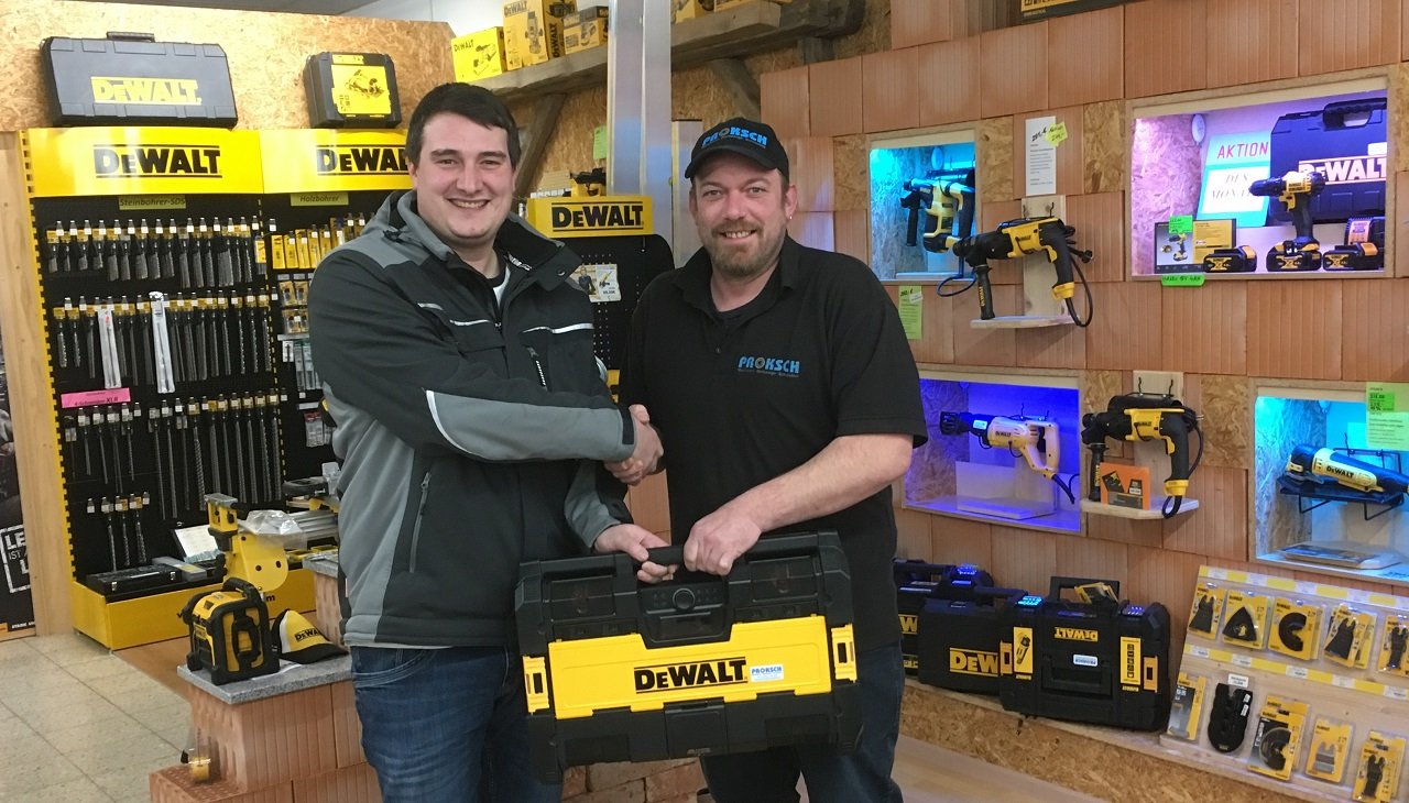 Proksch Waldsassen Adventskalender 2018 Gewinn DeWalt Radio Gewinner Peter Kreuzer
