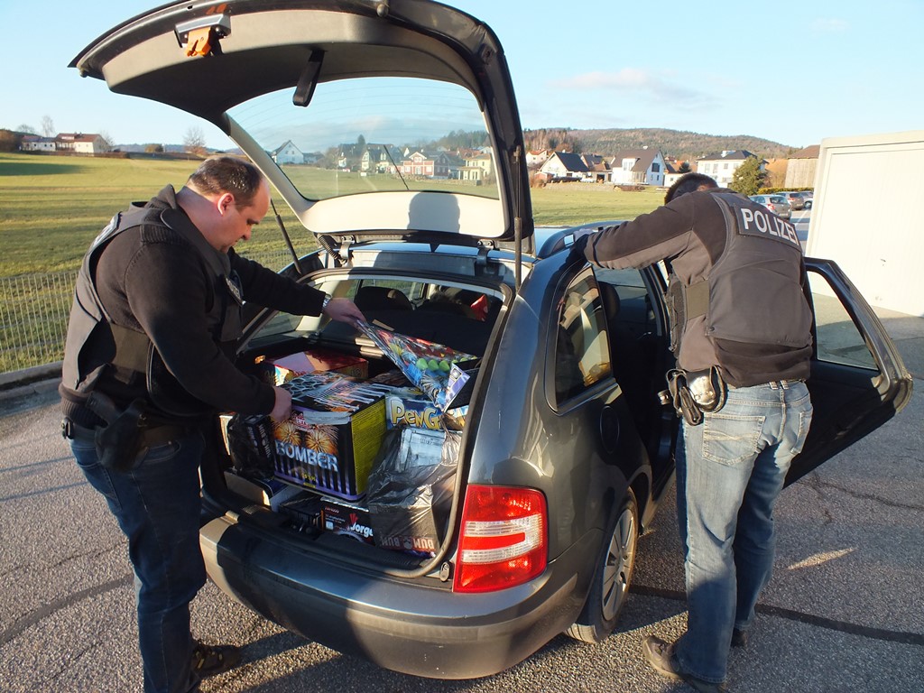 Pyrotechnik Polizei Waidhaus