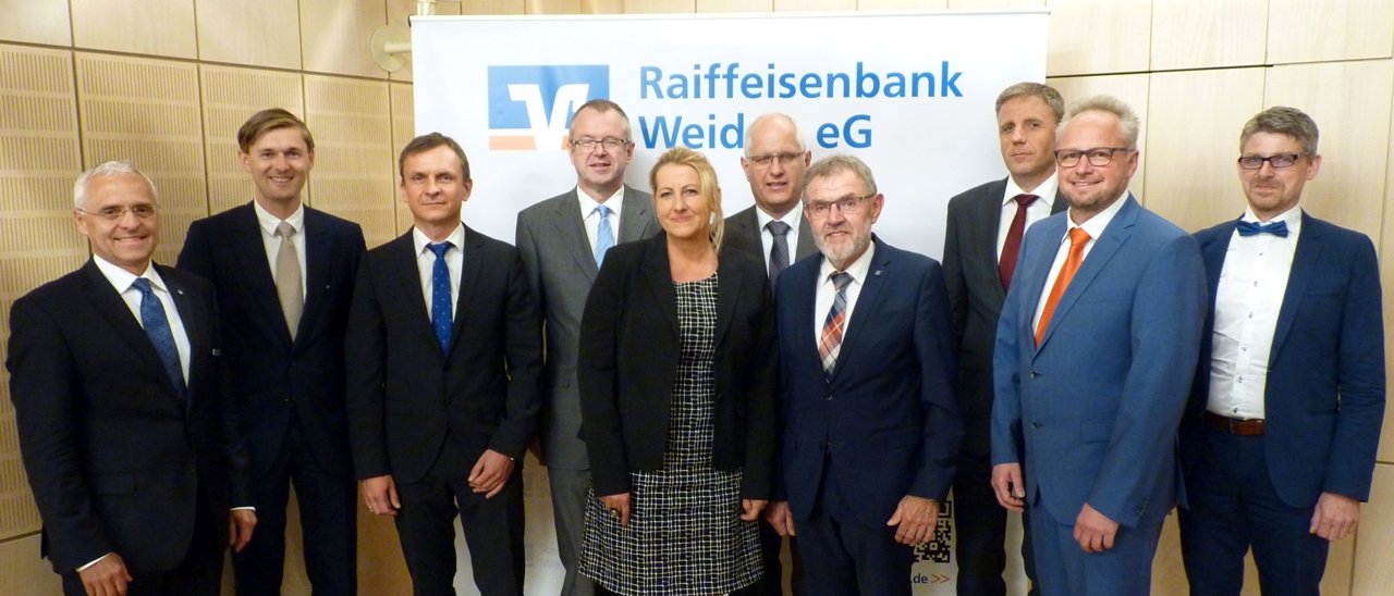 Raiffeisenbank Weiden, Hermann Ott, Dr. Damian W. Najdecki, Helmut Thurn, Hans Schätzler, Martina Schneider, Manfred Lehner, Josef Etterer, Bernhard Wolf, Johannes Püttner, Winfried Hecht