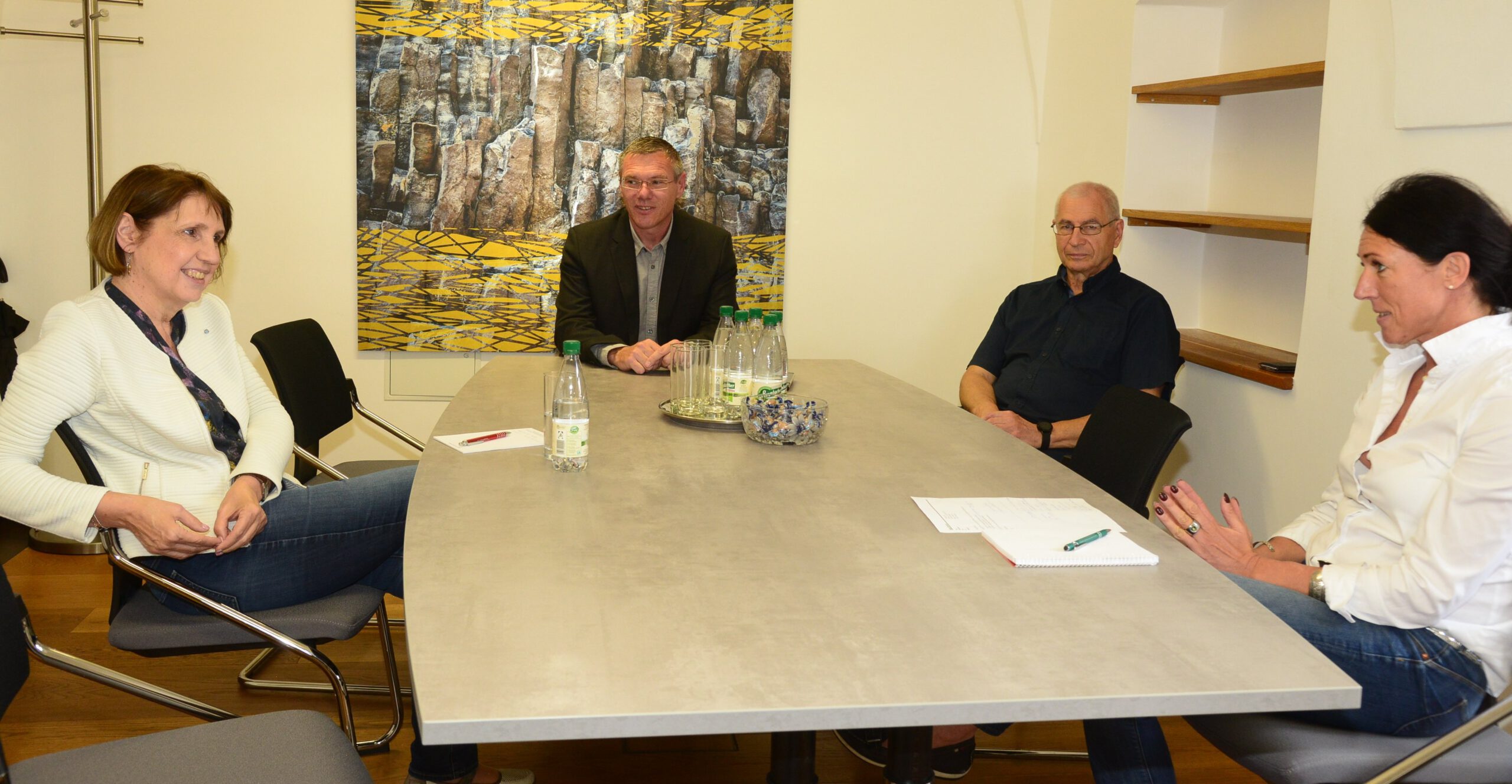 Rathaus Gemeindehaus Parkstein, MdL Anette Karl, Bürgermeister Reinhard Sollfrank, Josef Langgärtner, Museumsleiterin Regina Kiermaier