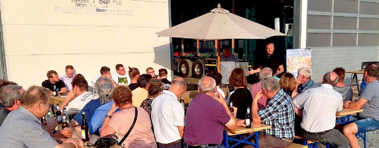 Gelungene Premiere von „Af an guadn Ratsch“ CSU Floß