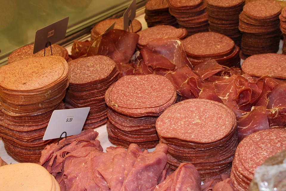Salami Wurst Wursttheke Fleisch Lebensmittel Essen Hunger Schinken
