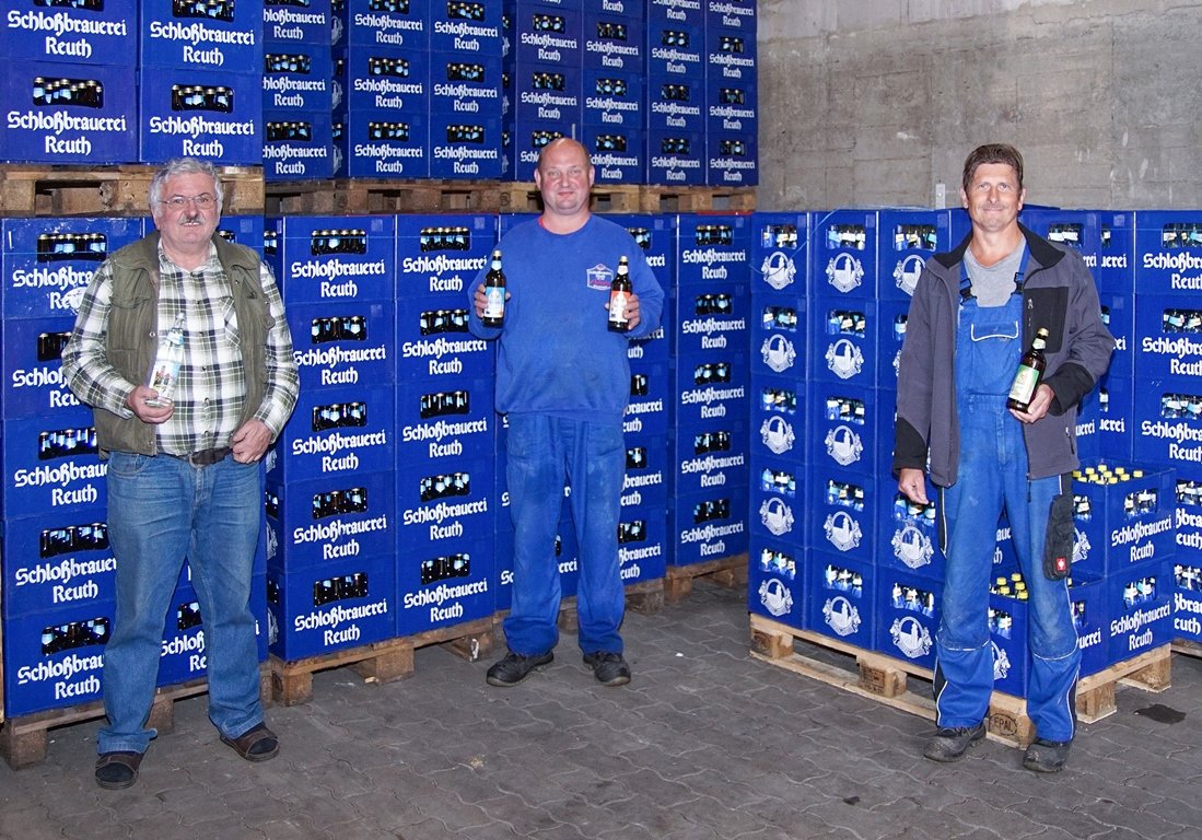 Schlossbrauerei Reuth Auszeichnung Bier Symbolbild Symbol Geschäftsführer Rigobert Bergler, Braumeister Detlev Dotzel und Braumeister Stefan Wenzl