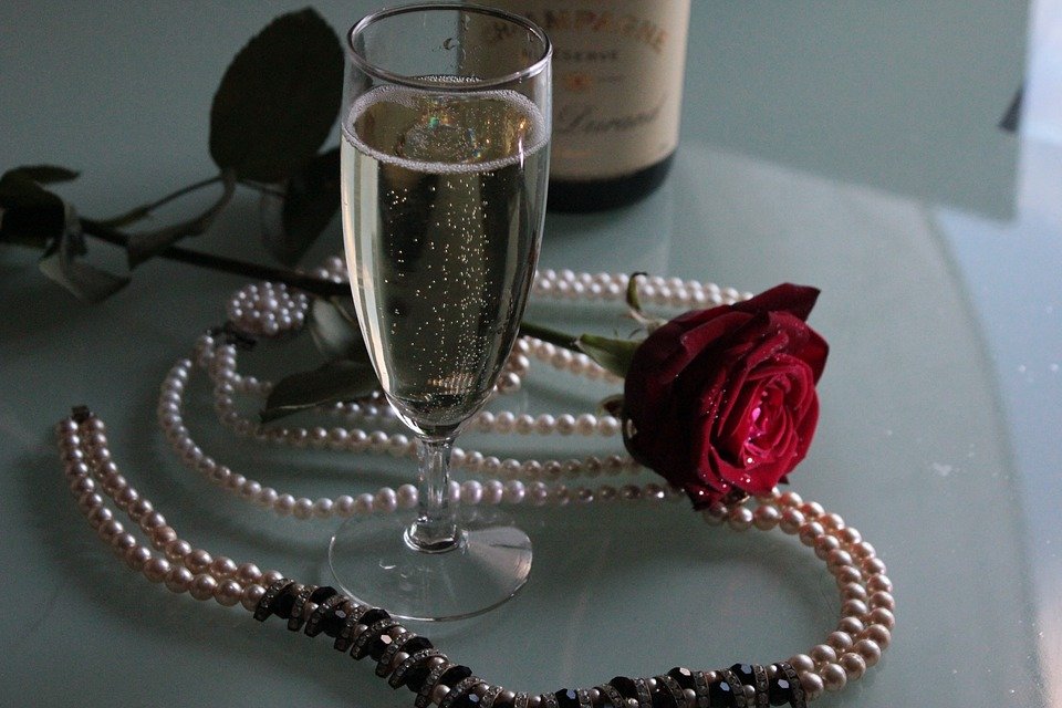 Schmuck Rose Champagner Trinken Versuchung Alkohol