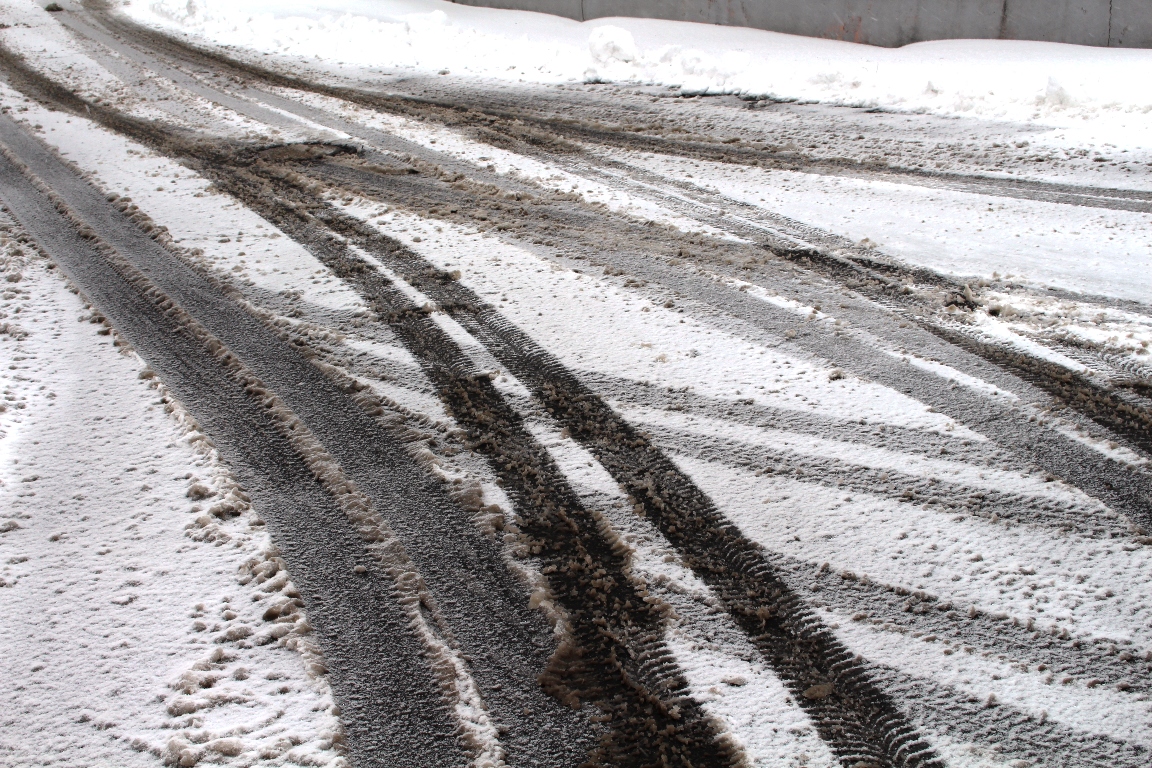 Schnee sorgt wieder für Unfälle: Sechs Verletzte
