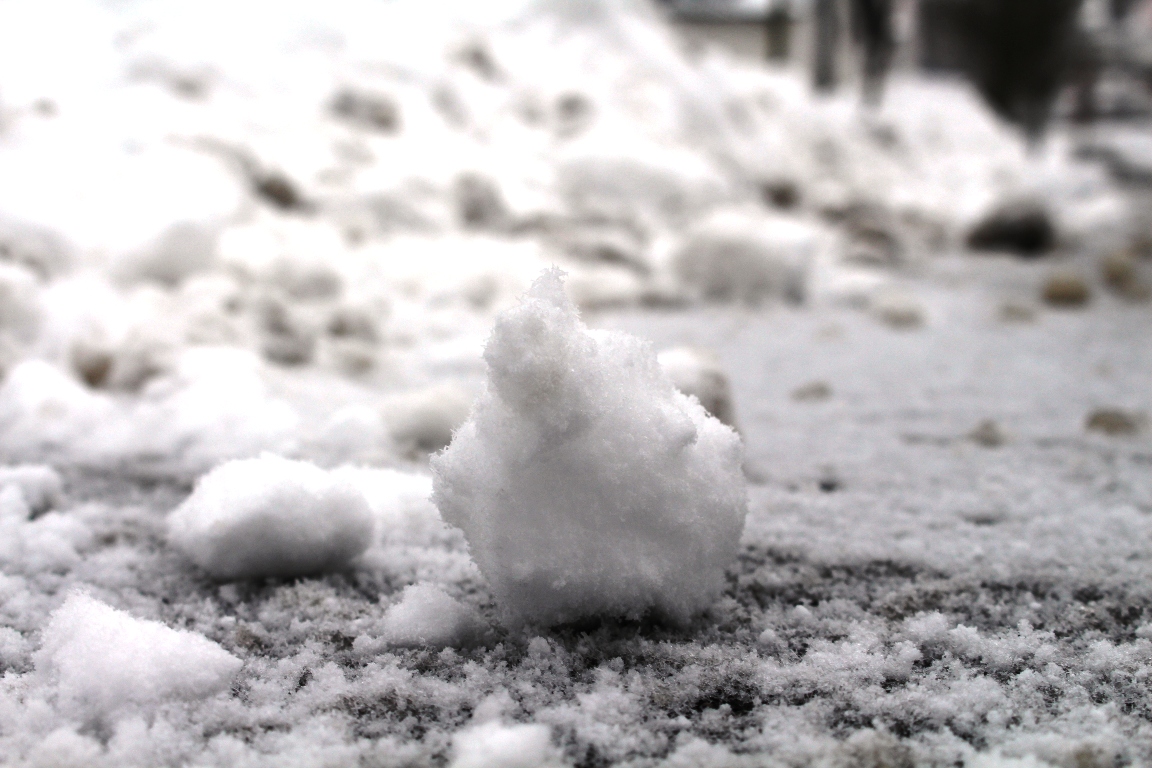 Weiherhammer/Mantel: Auto landet im Straßengraben