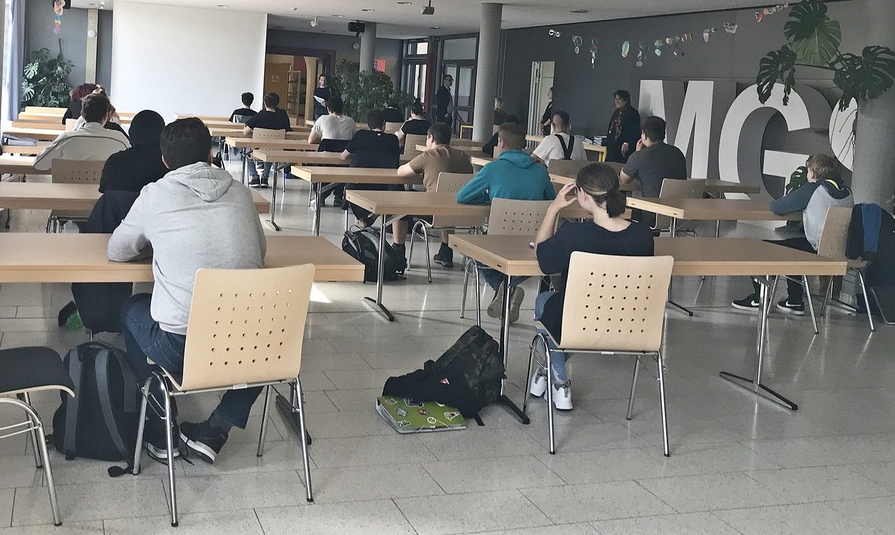 Schule Schulstart Markus Gottwalt Mittelschule Eschenbach Abschlussklassen Corona Krise Bild Jürgen Masching