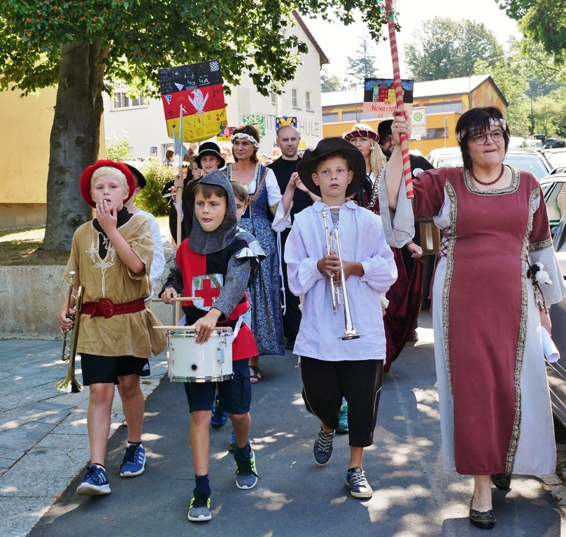 Schulfest Grundschule Neustadt Ritterspektakel Mittelalter (1)