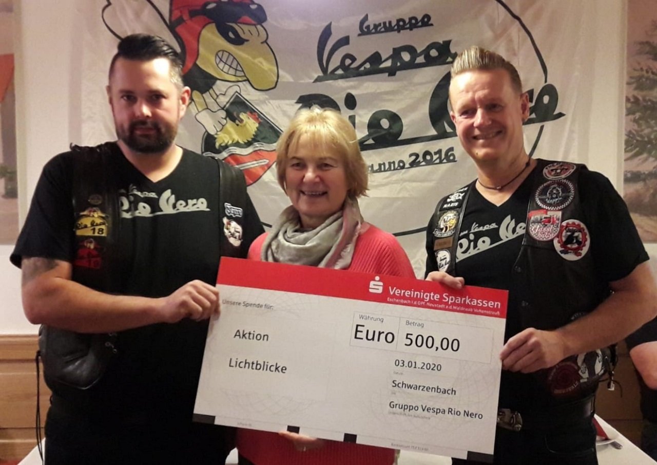 Schwarzenbach_Vespaclub Rio Nero_Spende an Lichtblicke_1