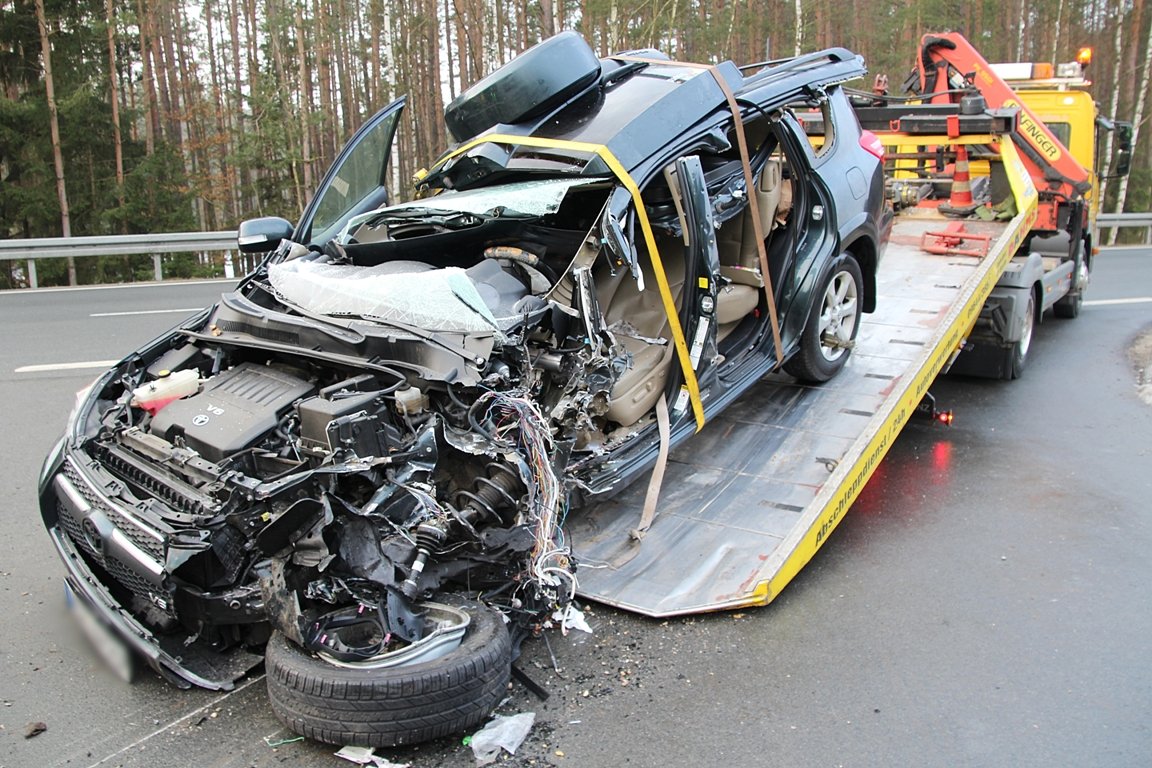 Schwerer Unfall B470 21.02.2019 Schießlweiher Parkplatz Schwarzenbach8