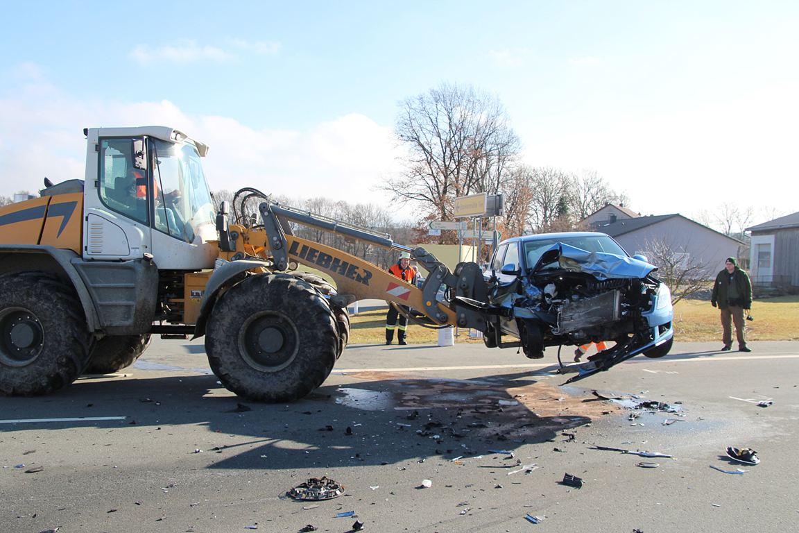 Schwerer Unfall Burkhardsreuth Trabitz NEW 5 Birkhofer Straße 6