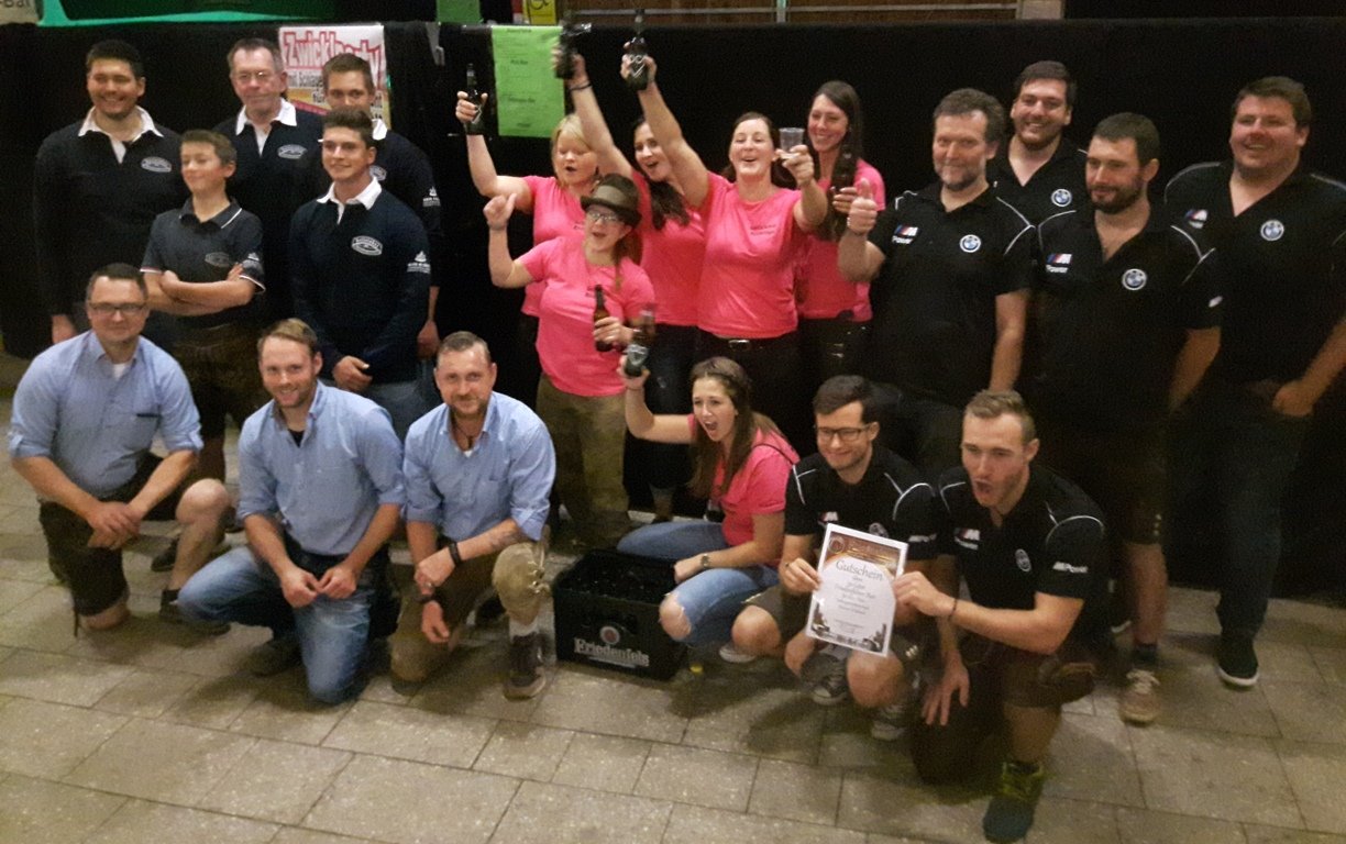 Siegermannschaften Seilziehen Wurzer O'Schnitt Bild Tom Kreuzer