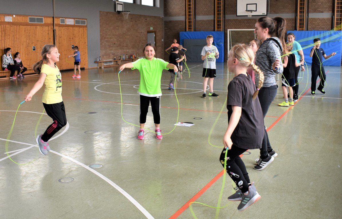 Skipping Hearts Herz Ausdauer Koordination Seilspringen Sport Sportunterricht Symbol Symbolbild