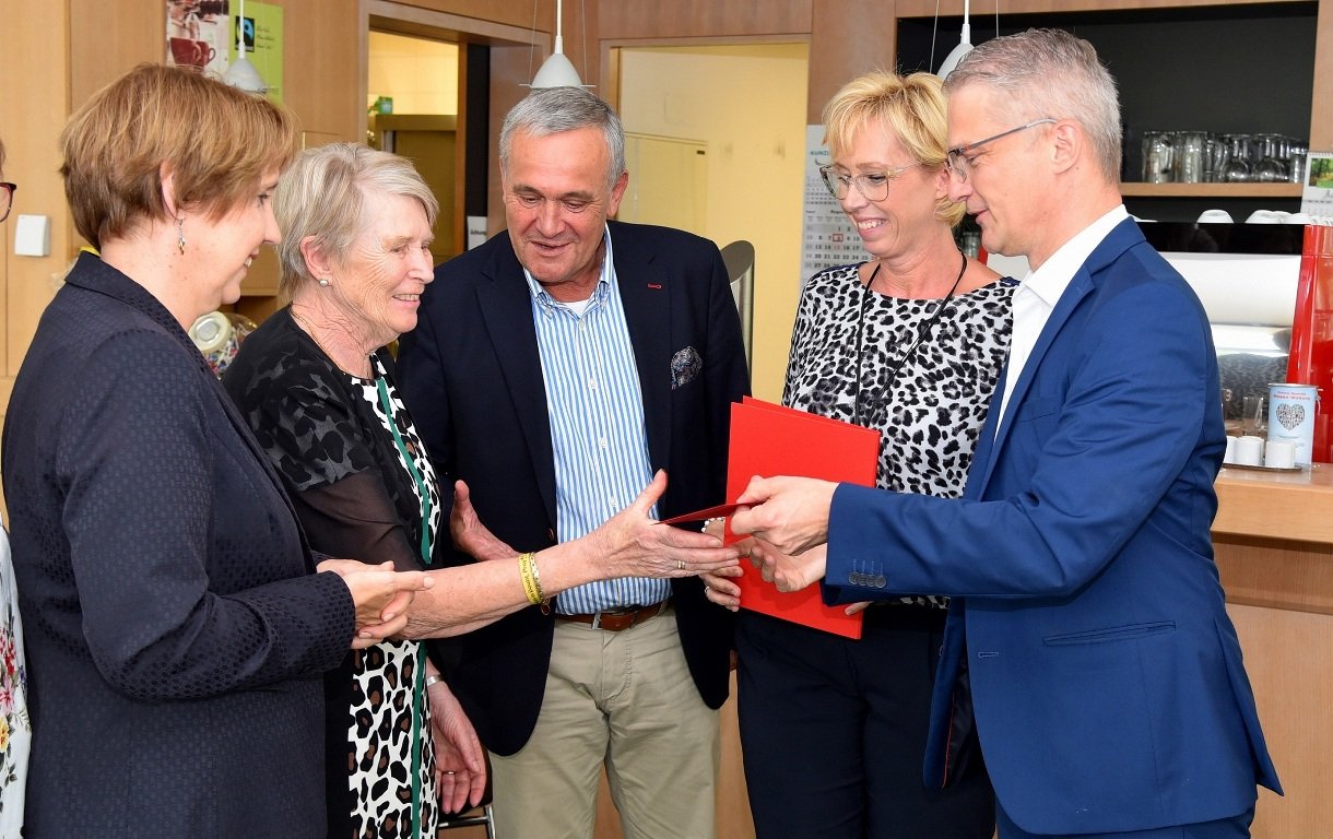 Sozialpreis der Weidener SPD für Dr. Renate Freuding-Spintler soziales Engagement Initiative Adventslicht Weiden Bild Jürgen Wilke3