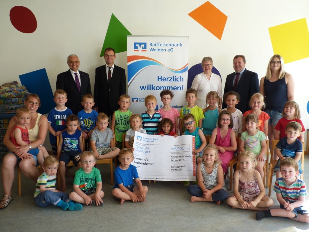 Spendenübergabe, Kinderkrippe, Gemeinde Kirchendemenreuth, Raiffeisenbank