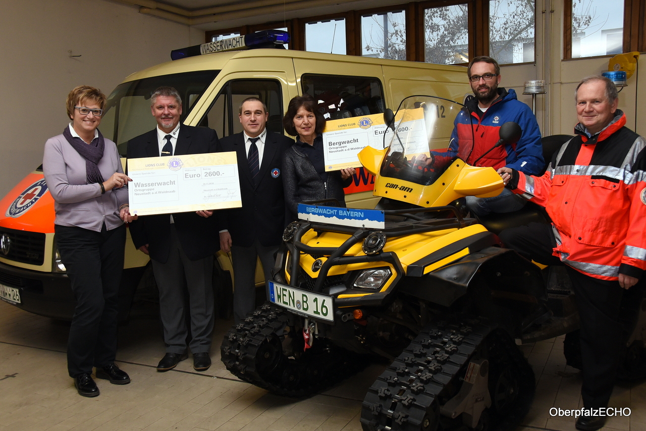 Spendenübergabe Lions Neustadt BRK