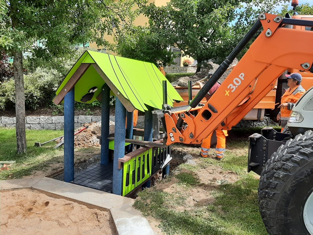 Spielplatz Parkstein neu Haus